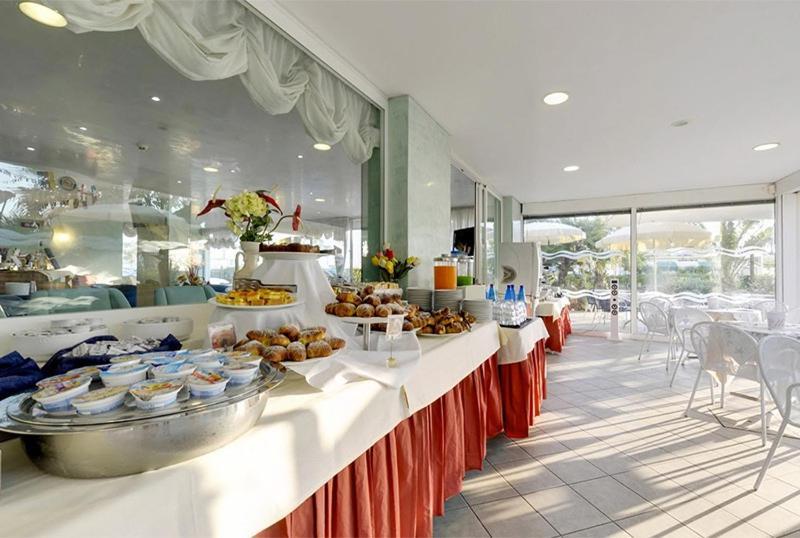 Hotel Margareth Riccione Exterior foto